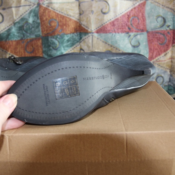 New Max Studio Black Booties - Size 8 1/2 - Picture 8 of 9